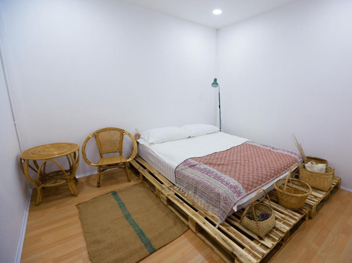 Petit Espace Boutique Hostel Vientiane Exterior photo