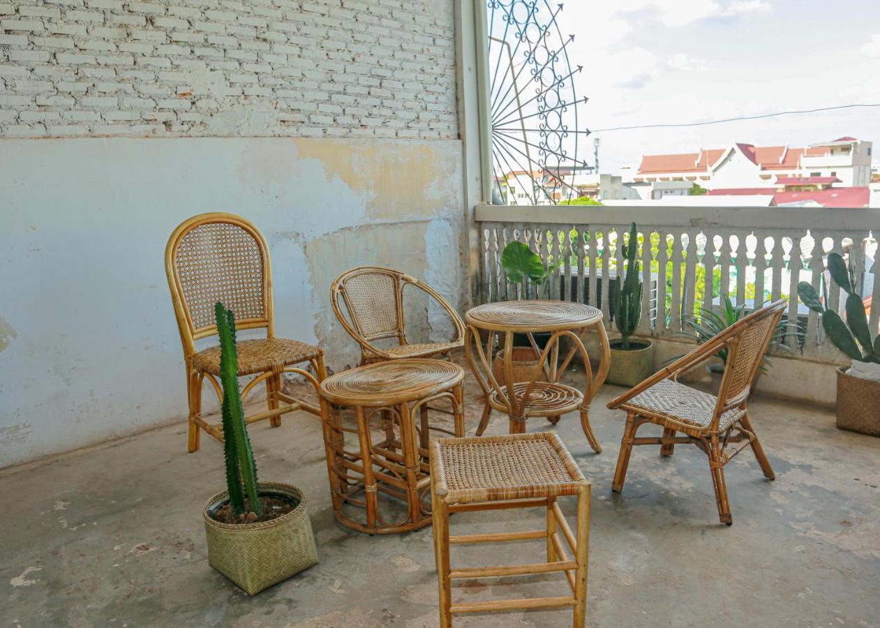 Petit Espace Boutique Hostel Vientiane Exterior photo